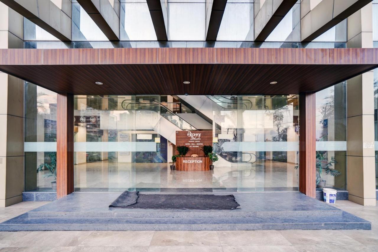 Townhouse Oak Hotel Vaibhav Surat Zewnętrze zdjęcie